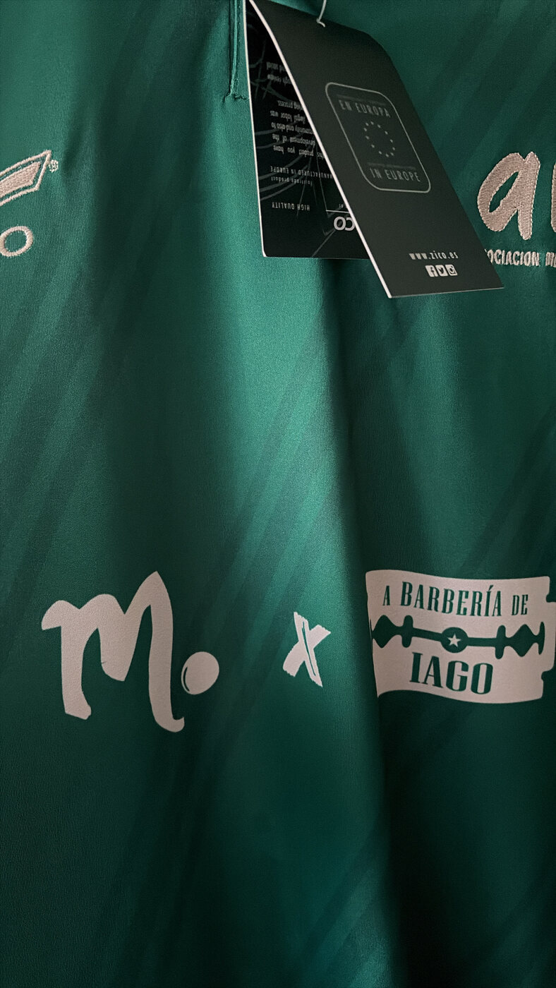 Detalle M de Melide × A Barbería de Iago