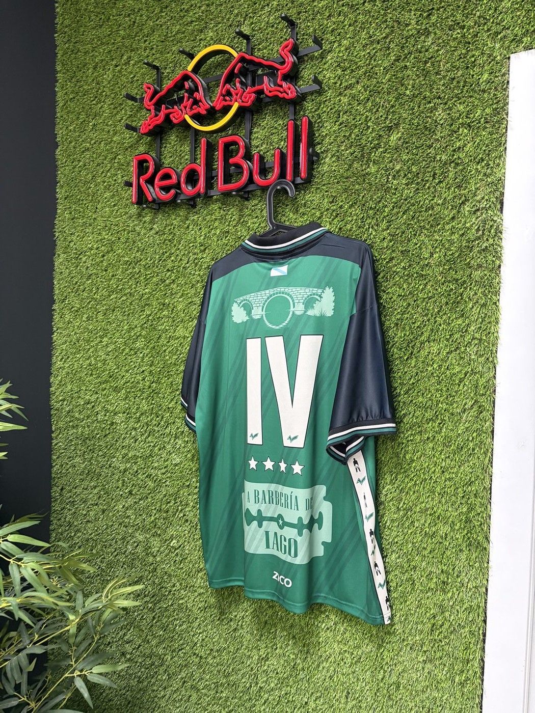 Camiseta oficial Máster de Melide vol.4, verde y negra